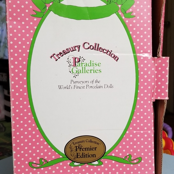 Porcelain Doll "A party for Sarah" 14" - Picture 6 of 8